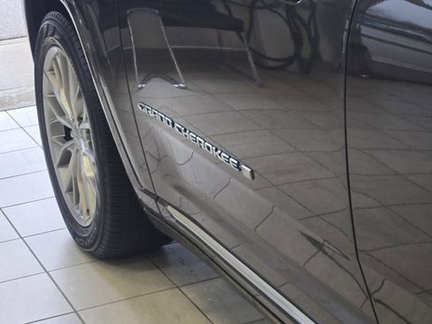 Used 2024 Jeep Grand Cherokee Summit w/ Advanced Protech Group IV image 18