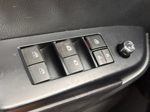 Used 2018 Toyota Highlander XLE AWD/4WD image 17