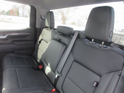 New 2026 GMC Sierra 1500 SLT w/ SLT Convenience Package image 15