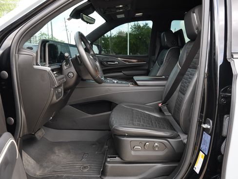Used 2022 Cadillac Escalade Sport Platinum AWD/4WD image 18