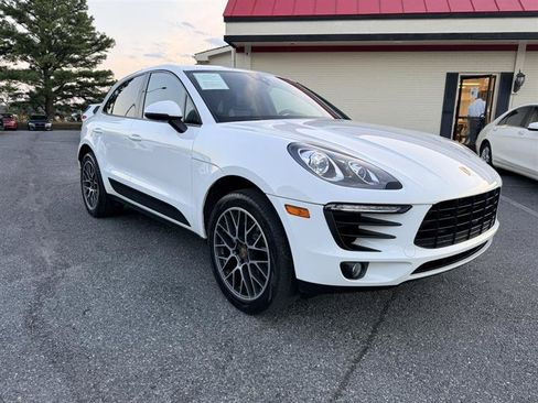 Used 2017 Porsche Macan AWD/4WD image 3