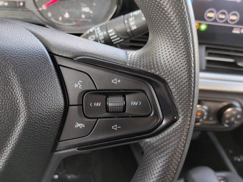 Used 2025 Chevrolet Trax LS w/ LS Convenience Package FWD image 24