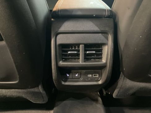 Used 2023 Cadillac XT4 Luxury image 23