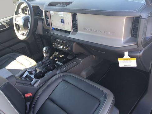 New 2025 Ford Bronco Outer Banks image 43