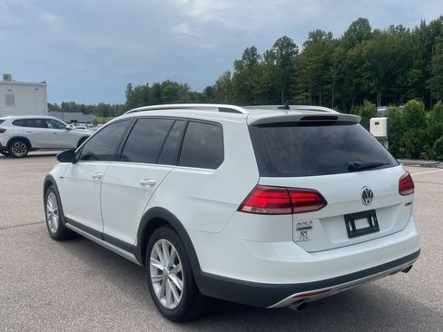Used 2019 Volkswagen Golf Alltrack S AWD/4WD image 2