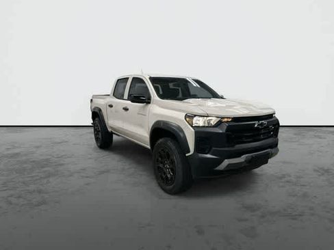 Used 2026 Chevrolet Colorado Trail Boss AWD/4WD image 6