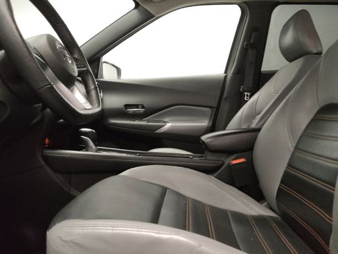 Used 2021 Nissan Kicks SR w/ SR Premium Package FWD image 17
