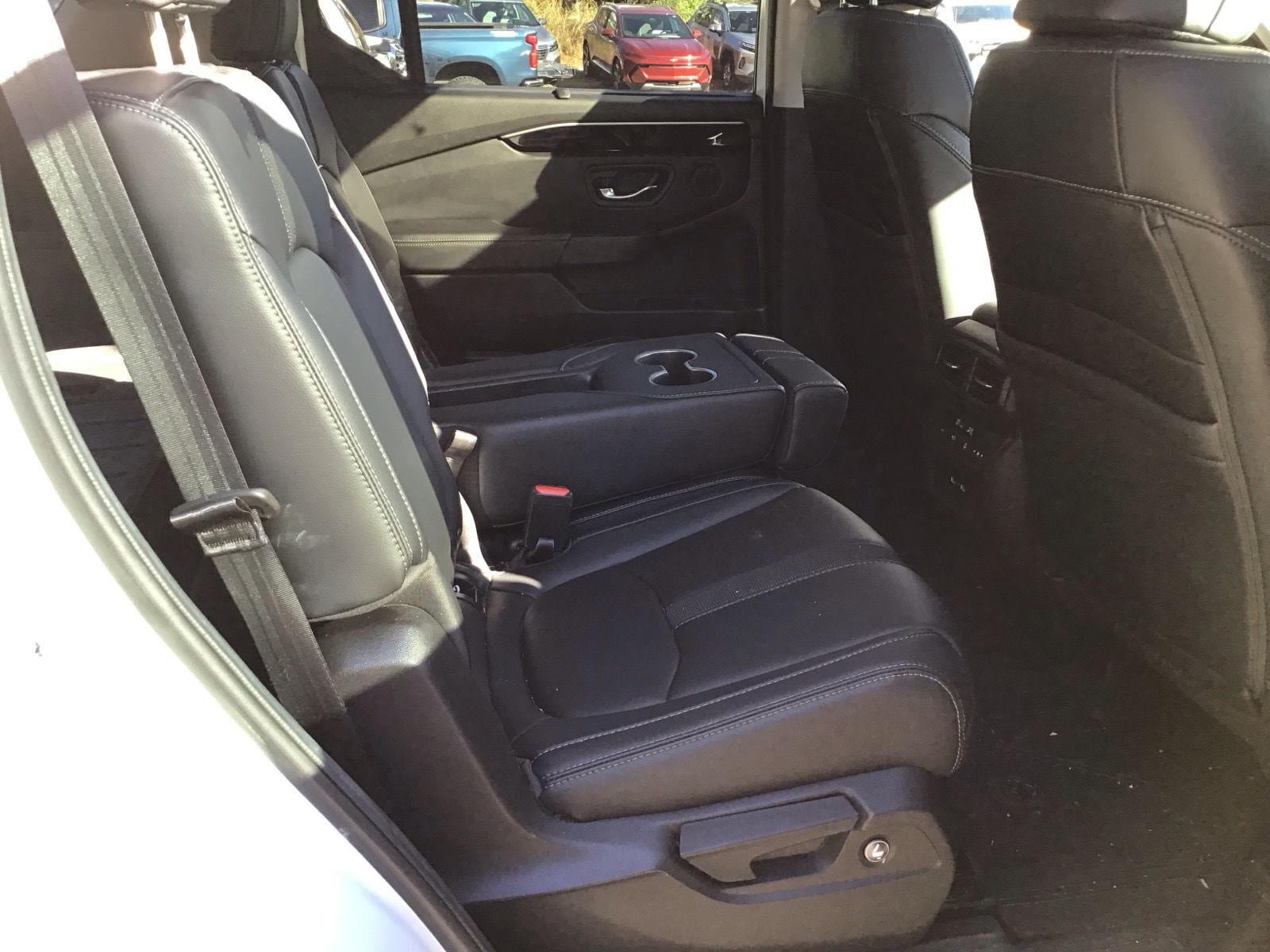 Used 2023 Honda Pilot Touring image 5