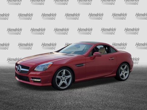 Used 2016 Mercedes-Benz SLK 300 image 5