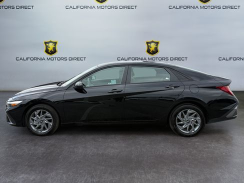 Used 2026 Hyundai Elantra Hybrid w/ Cargo Package FWD image 2