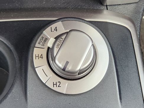 Used 2015 Toyota 4Runner SR5 image 21