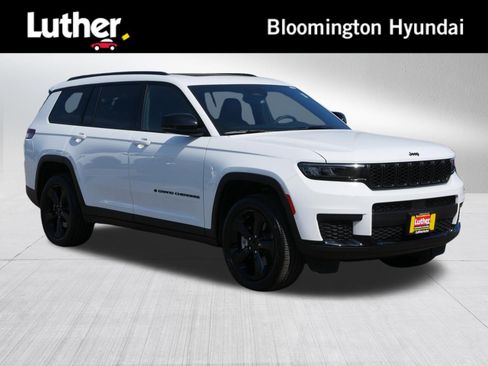 Used 2025 Jeep Grand Cherokee L Altitude AWD/4WD image 1