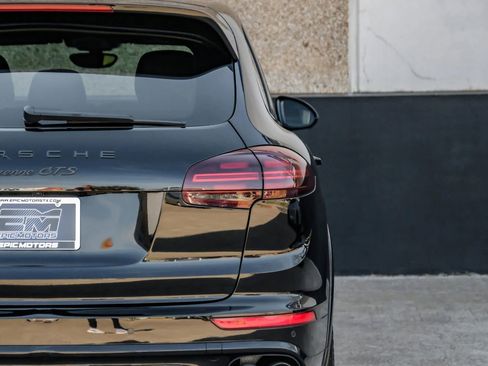 Used 2018 Porsche Cayenne GTS w/ Premium Package Plus AWD/4WD image 54