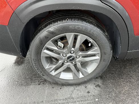Used 2023 Kia Seltos S w/ Navigation Package FWD image 33