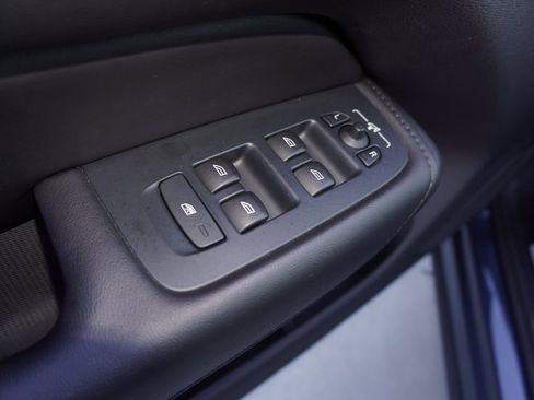 Used 2024 Volvo XC60 B5 Core image 15