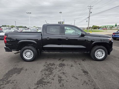 Used 2023 Chevrolet Colorado W/T RWD image 2