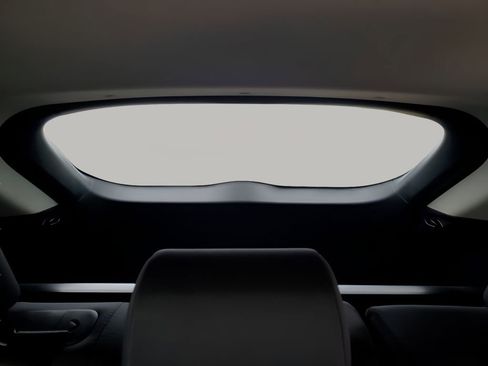 Used 2024 Toyota Venza LE image 25