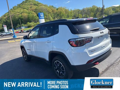 Used 2025 Jeep Compass Trailhawk image 5