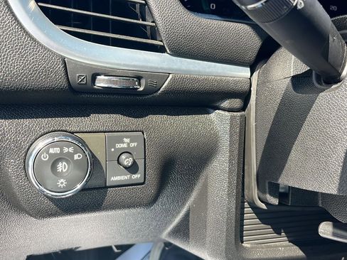 Used 2017 Chevrolet Traverse LT w/ Style and Technology Package FWD image 13