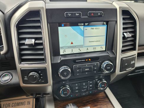 Used 2018 Ford F150 Lariat w/ FX4 Off-Road Package image 34