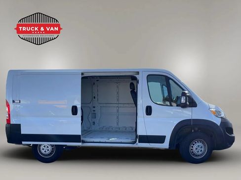 Used 2025 RAM ProMaster 2500 w/ Convenience Group FWD image 38