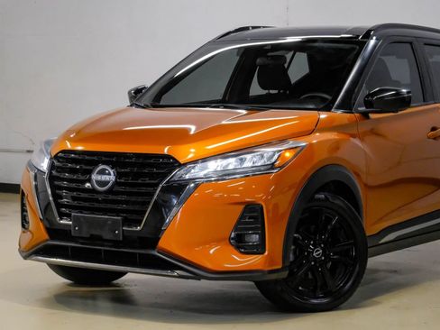 Used 2023 Nissan Kicks SR FWD image 5