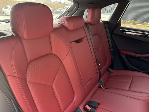 Used 2025 Porsche Macan S image 14