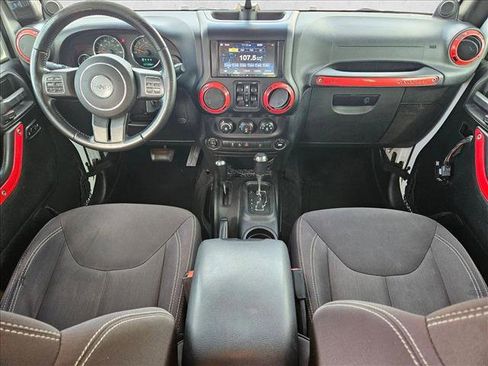 Used 2014 Jeep Wrangler Unlimited Rubicon w/ Connectivity Group image 18