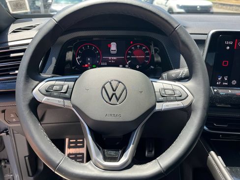 Used 2024 Volkswagen Atlas Cross Sport SEL R-Line AWD/4WD image 10