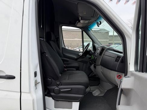 Used 2017 Freightliner Sprinter 2500 image 13