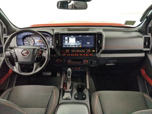 Used 2025 Nissan Frontier PRO-4X AWD/4WD image 8