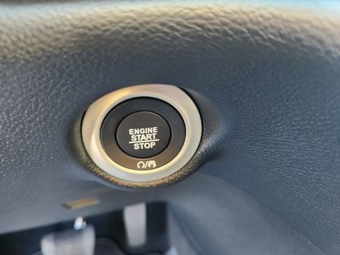 New 2026 Chrysler Voyager LX image 18