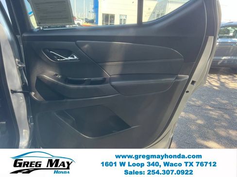 Used 2020 Chevrolet Traverse LT FWD image 14