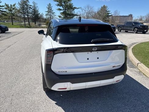 New 2026 Nissan Kicks SR w/ SR Premium Package AWD/4WD image 30