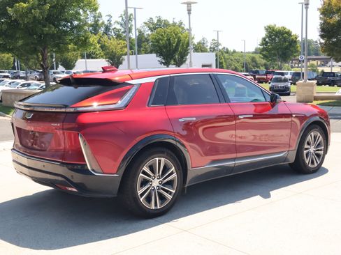 Used 2024 Cadillac Lyriq Luxury RWD image 9