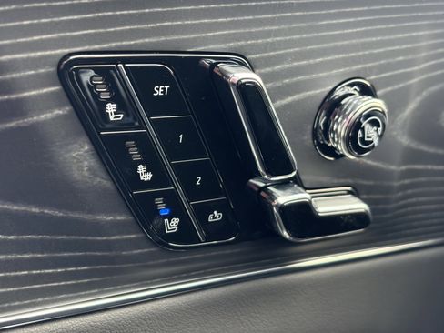 New 2026 Cadillac Lyriq V image 31