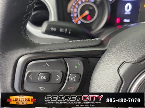 New 2025 Jeep Gladiator Sport image 16