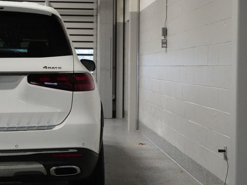 Used 2026 Mercedes-Benz GLS 450 4MATIC image 11