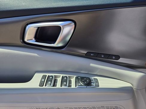New 2026 Kia Carnival SX w/ SX Dark Edition Package FWD image 16