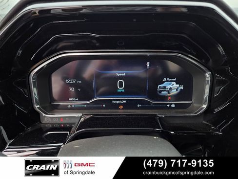 Used 2024 Chevrolet Silverado 1500 LT Trail Boss w/ Convenience Package II AWD/4WD image 15