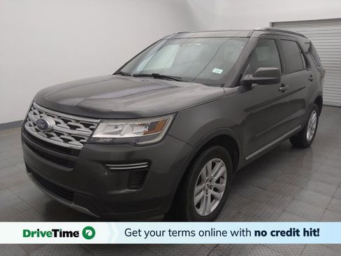 Used 2019 Ford Explorer XLT image 1