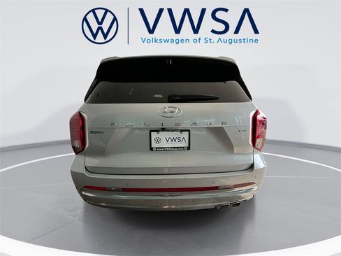 Used 2024 Hyundai Palisade Calligraphy image 8