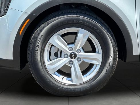 Certified 2026 Kia Sorento LX FWD image 32