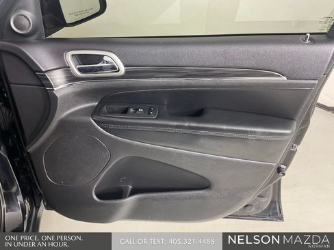 Used 2019 Jeep Grand Cherokee Limited AWD/4WD image 21