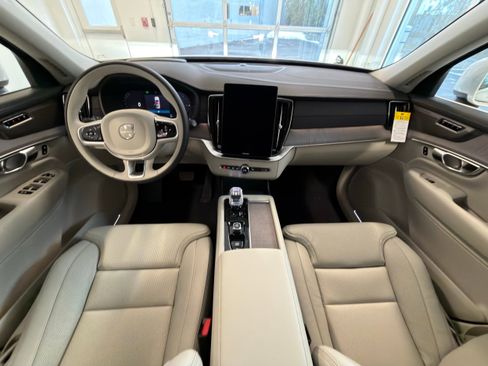 New 2026 Volvo XC90 T8 Ultra w/ Protection Package Premier image 17