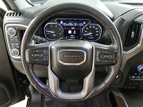 Used 2022 GMC Sierra 2500 Denali w/ Denali Black Diamond Edition image 27
