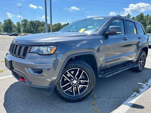 Used 2017 Jeep Grand Cherokee Trailhawk AWD/4WD image 2
