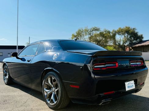 Used 2016 Dodge Challenger SXT Plus image 5