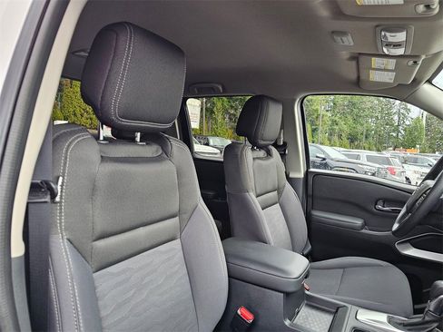 Used 2023 Nissan Frontier SV w/ Technology Package image 13