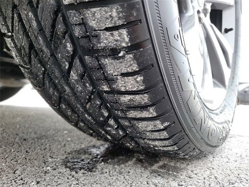 Certified 2023 Ford Explorer XLT w/ Equipment Group 202A image 18